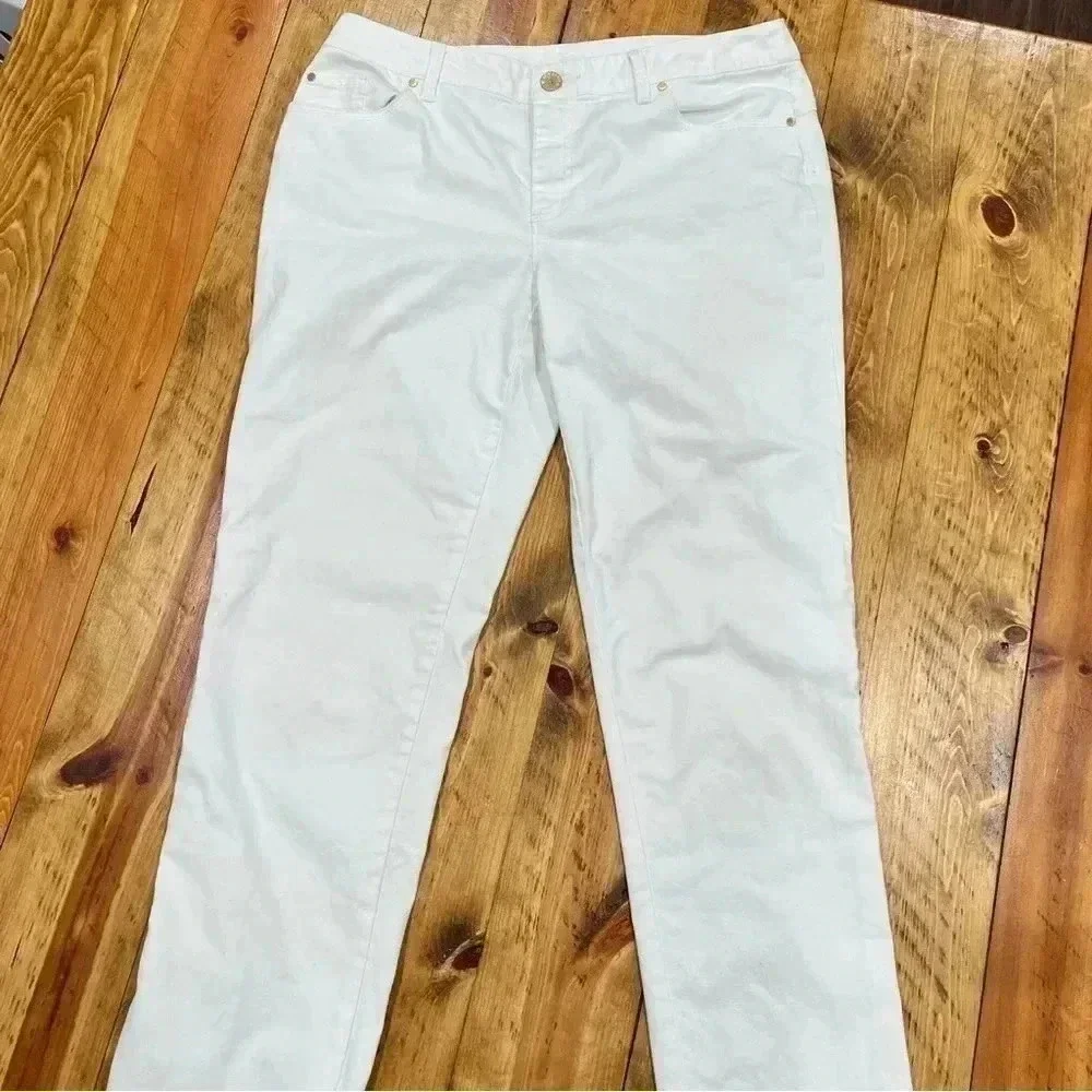 Black label by Chicos white jeans with gold hardware